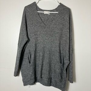 Aritzia Babaton Sweater Sz M Gray Wool Blend V‎ Neck Long Sleeve Casual Comfort